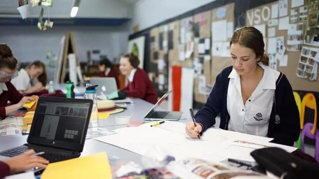 港澳留学申请，代表性中介启德教育和无忧留学该选哪家？