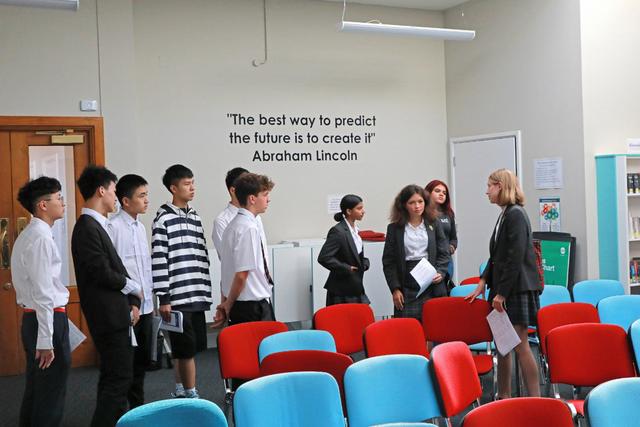 初中出国留学需要哪些条件,英国中学留的必要要求详细介绍(图2) 低龄就出国留学 英国中学留学需要什么申请条件