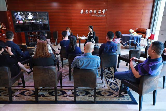 初中出国留学需要哪些条件,英国中学留的必要要求详细介绍(图1) 低龄就出国留学 英国中学留学需要什么申请条件