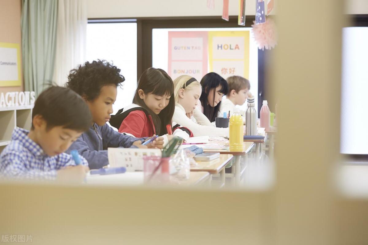 出国留学需要多少钱,一文浅谈留学费用的构成(图1)