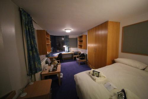 在剑桥留学需要花多少钱,英国剑桥大学留学一年的总费用一览(图4)