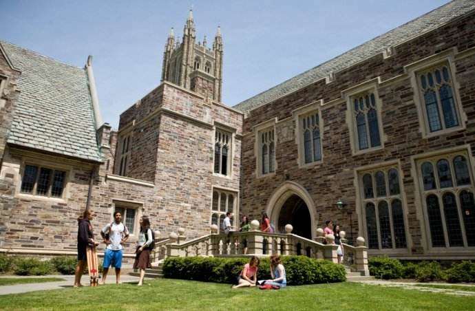 1489455888161967.jpg 中国年薪30W人民币和美国年薪10W美金的差距有多大?