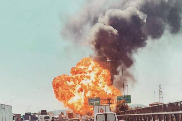 意大利一机场附近燃料车起火爆炸 2人死亡70多人伤