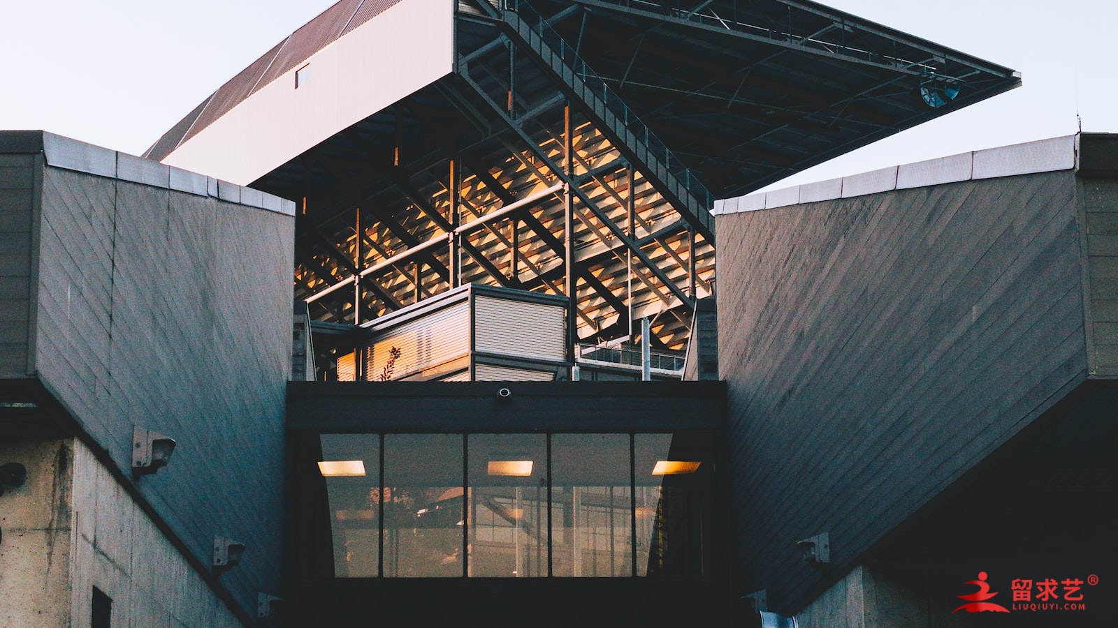 敲黑板咯！~19年英国留学最新关闭申请专业