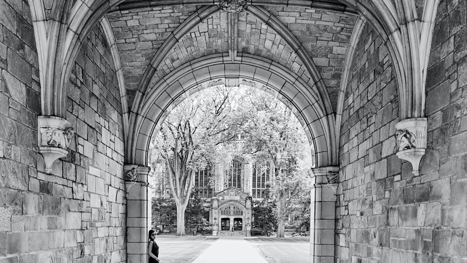 爱尔兰政府宣布再次延长居留许可期限至2022年5月31日 爱尔兰政府宣布再次延长居留许可期限至2022年5月31日